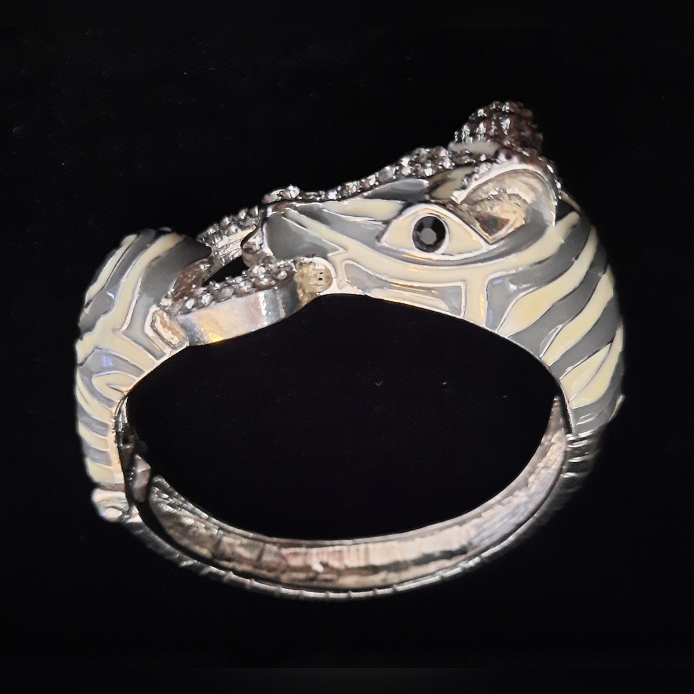 🌟 ZEBRA Hinged Cuff Bracelet
